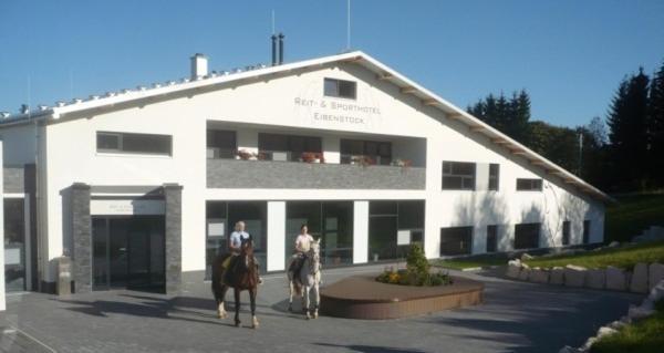 Reit- Und Sporthotel Eibenstock Buitenkant foto