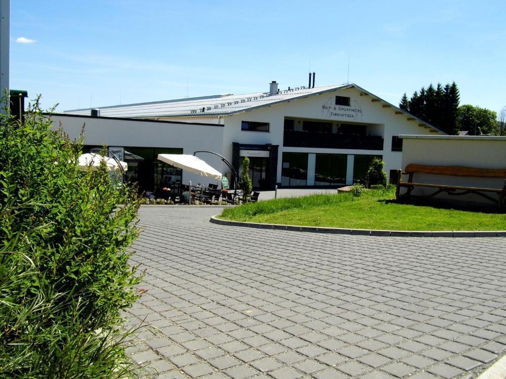 Reit- Und Sporthotel Eibenstock Buitenkant foto